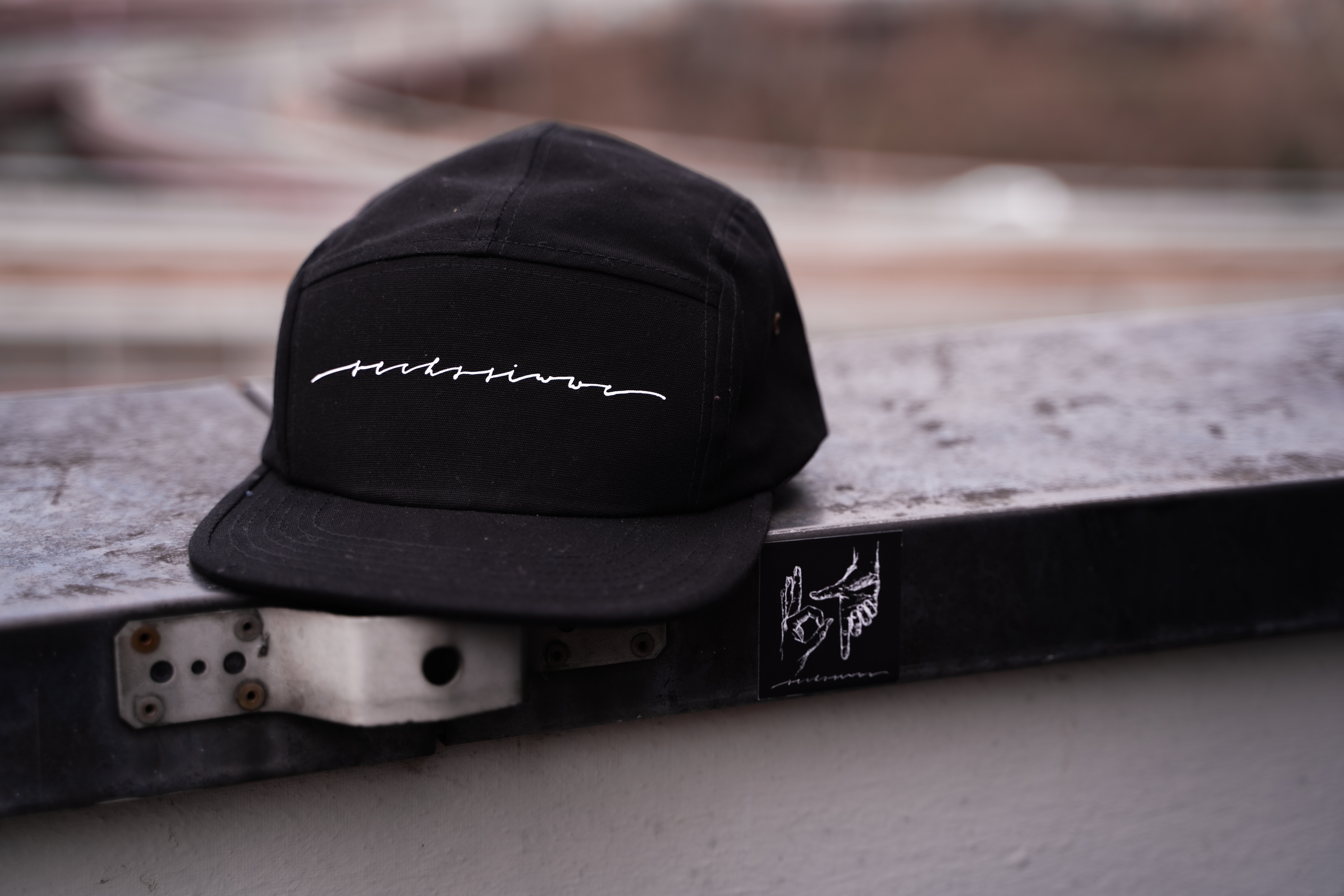 Caps